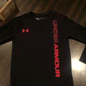 Boys Size 5 Under Armour Shirt